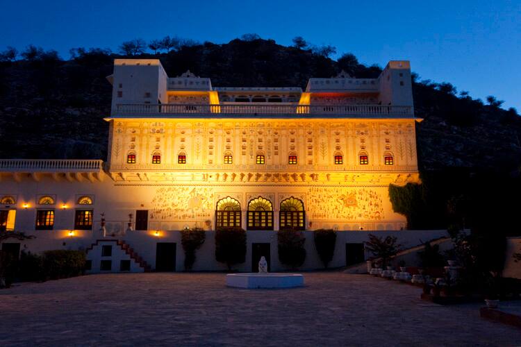Bara Bungalow Kalwar, Rosakue Collection, Jaipur 5